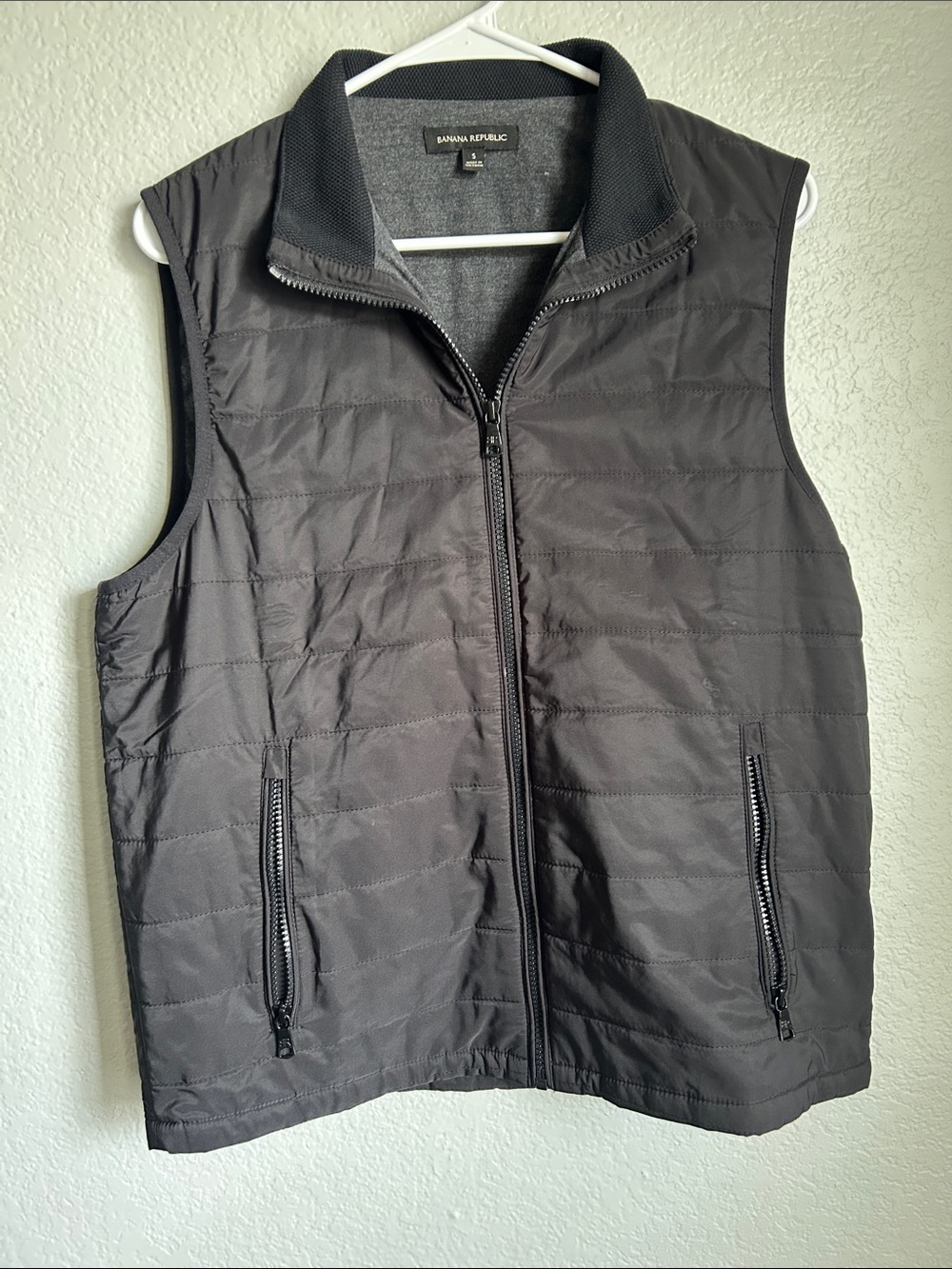Banana Republic Men's Quilted Charcoal Black Vest